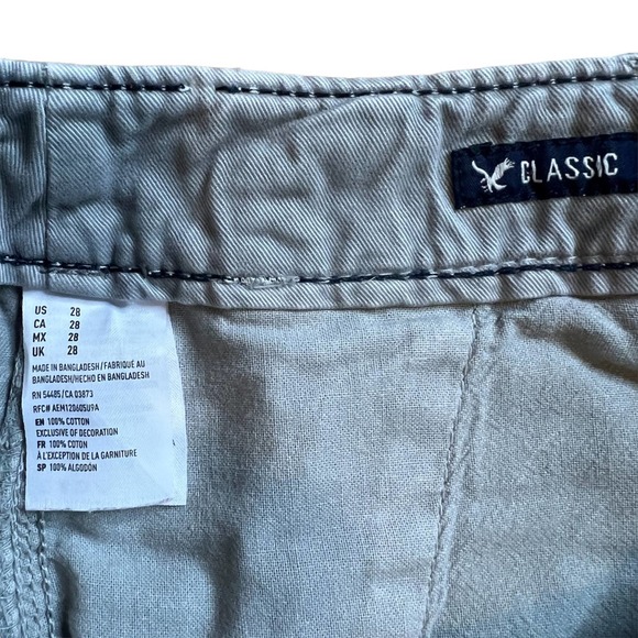 AMERICAN EAGLE OUTFITTERS Classic Mid Rise Tan Khaki Twill Shorts, size 28" - Picture 9 of 10
